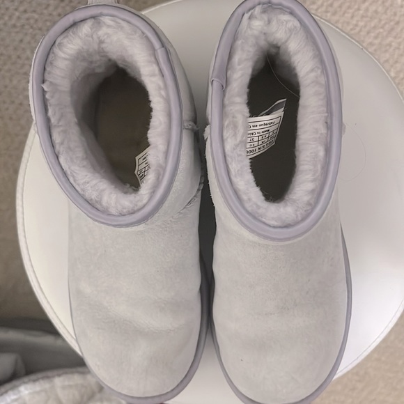 Ugg boots, Swarovski crystal bows size 6 - Picture 3 of 3